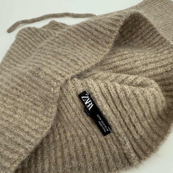 Zara Wool Blend Balaclava Hood - Picture 3 of 3